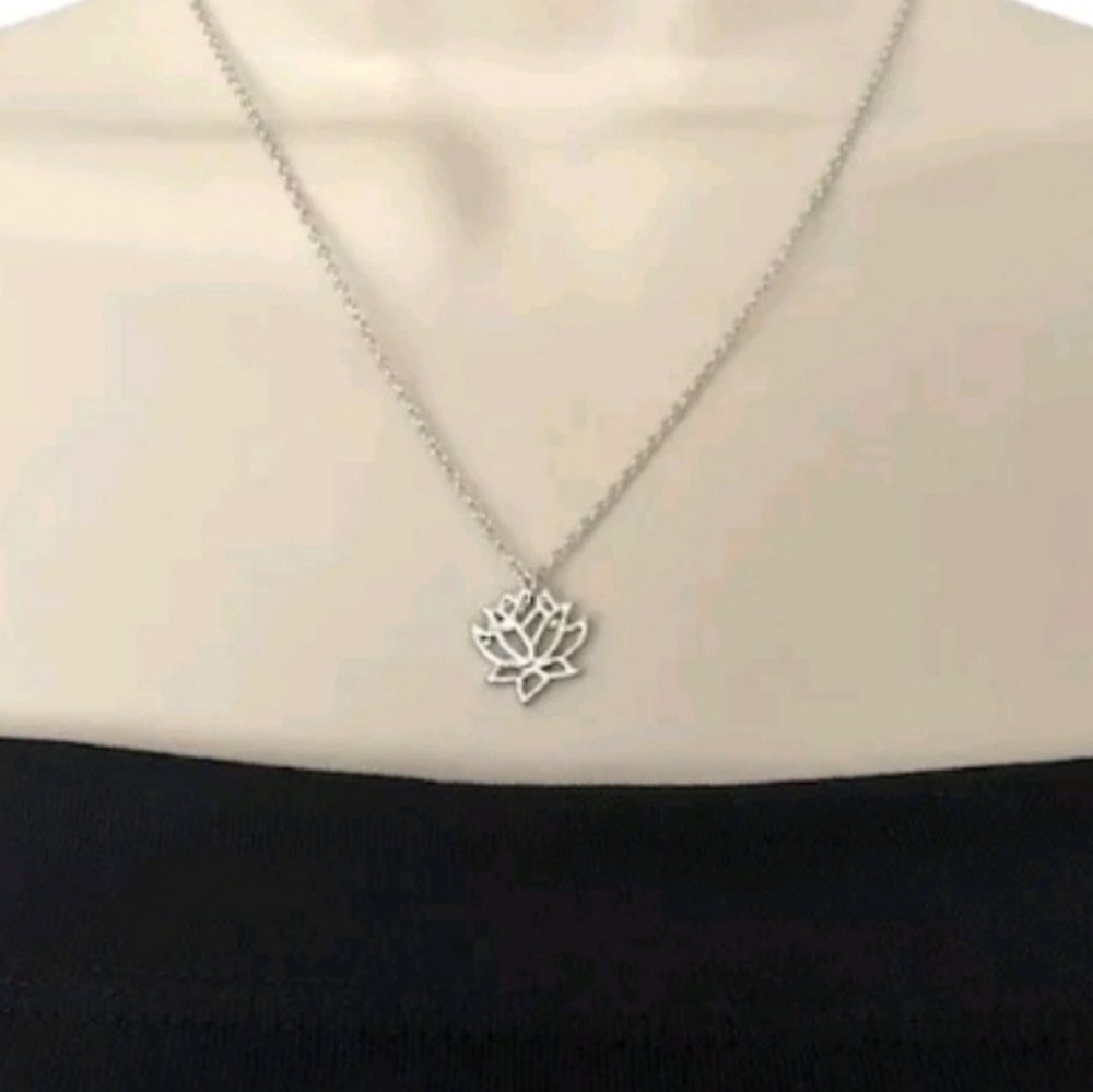 NEW Silver Lotus Pendant Necklace